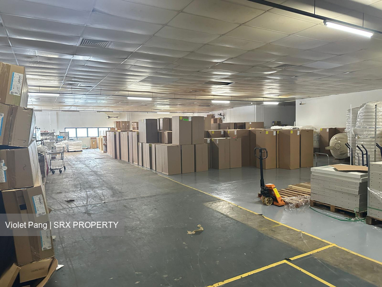 Gul Road (D22), Warehouse #518477341